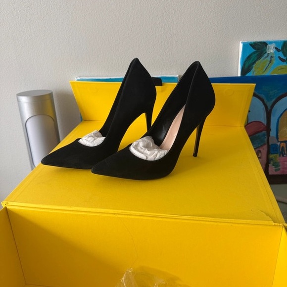 Aldo Classic Black Heels - Picture 1 of 2
